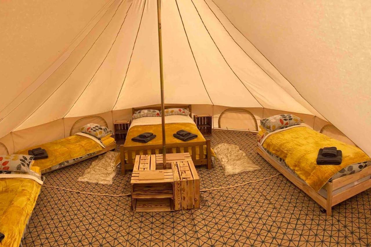 Roaches Retreat Family Glampsite, Rocky Reach Bell Tent With Outdoor Adventures And Campfire Nights Upper Hulme Esterno foto
