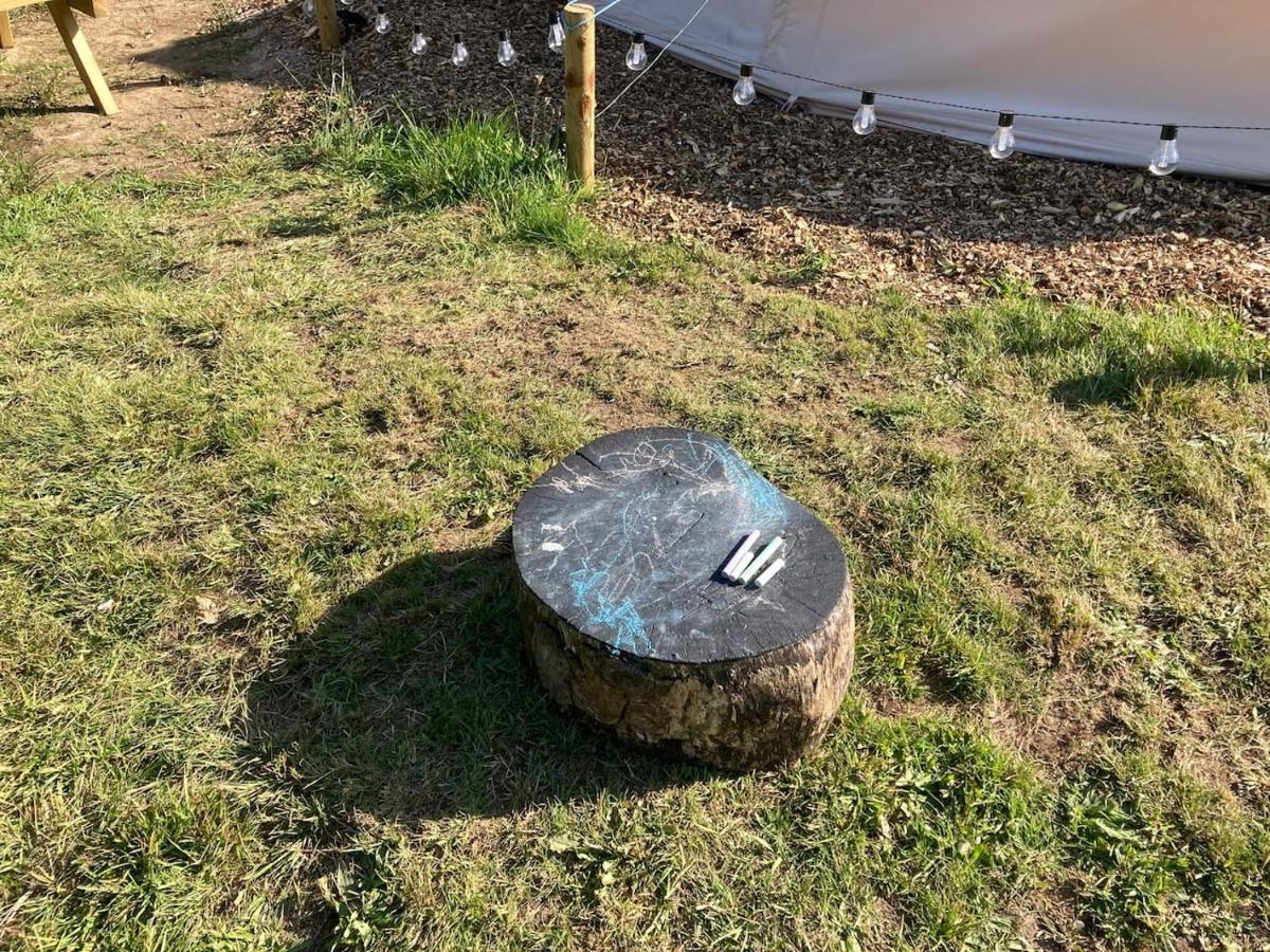 Roaches Retreat Family Glampsite, Rocky Reach Bell Tent With Outdoor Adventures And Campfire Nights Upper Hulme Esterno foto