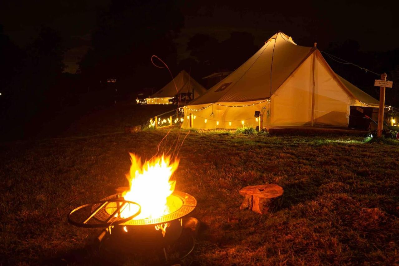 Roaches Retreat Family Glampsite, Rocky Reach Bell Tent With Outdoor Adventures And Campfire Nights Upper Hulme Esterno foto