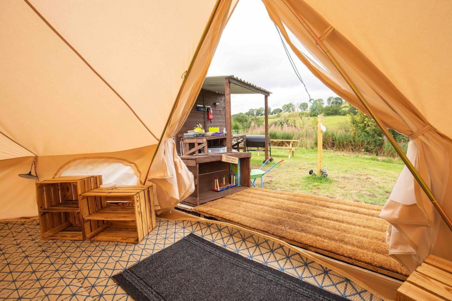Roaches Retreat Family Glampsite, Rocky Reach Bell Tent With Outdoor Adventures And Campfire Nights Upper Hulme Esterno foto